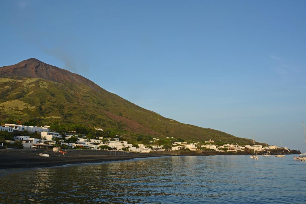 Aparthotel Il Gabbiano Relais In Estrómboli Exterior foto