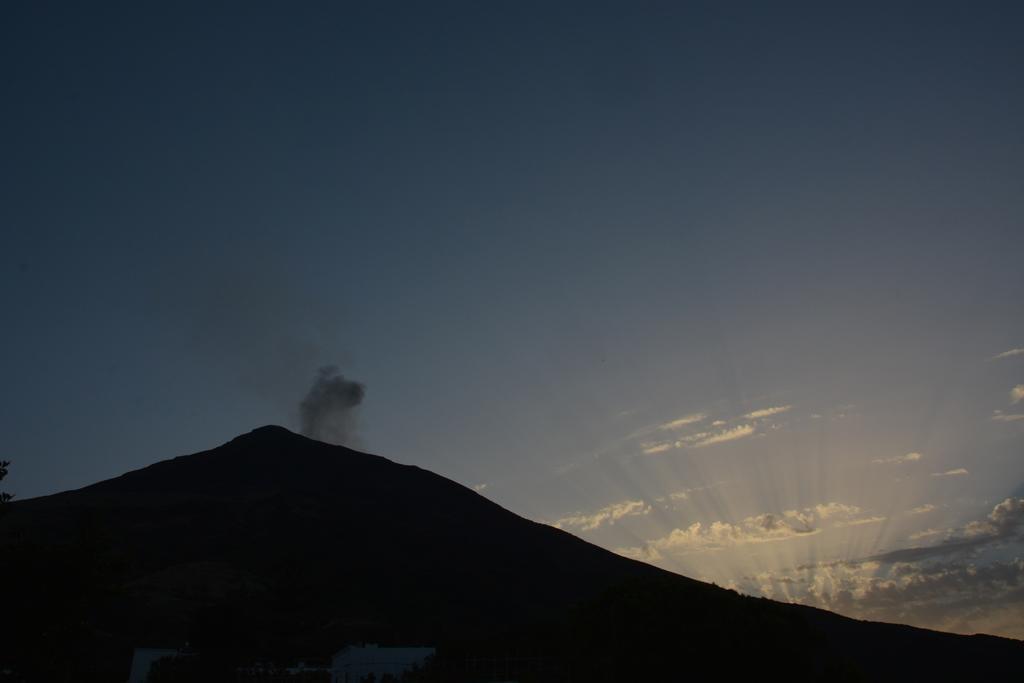 Aparthotel Il Gabbiano Relais In Estrómboli Exterior foto